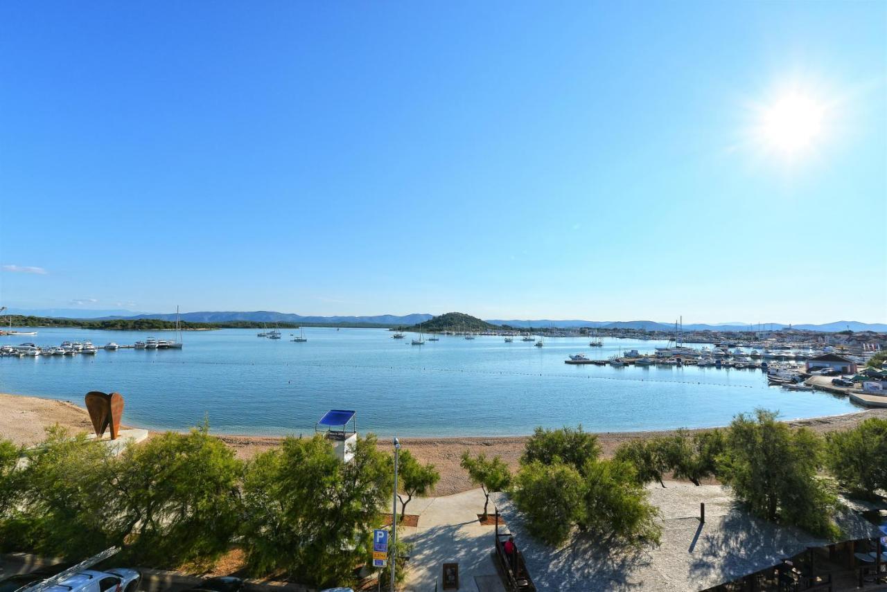 Apartman Mana, Murter Bagian luar foto